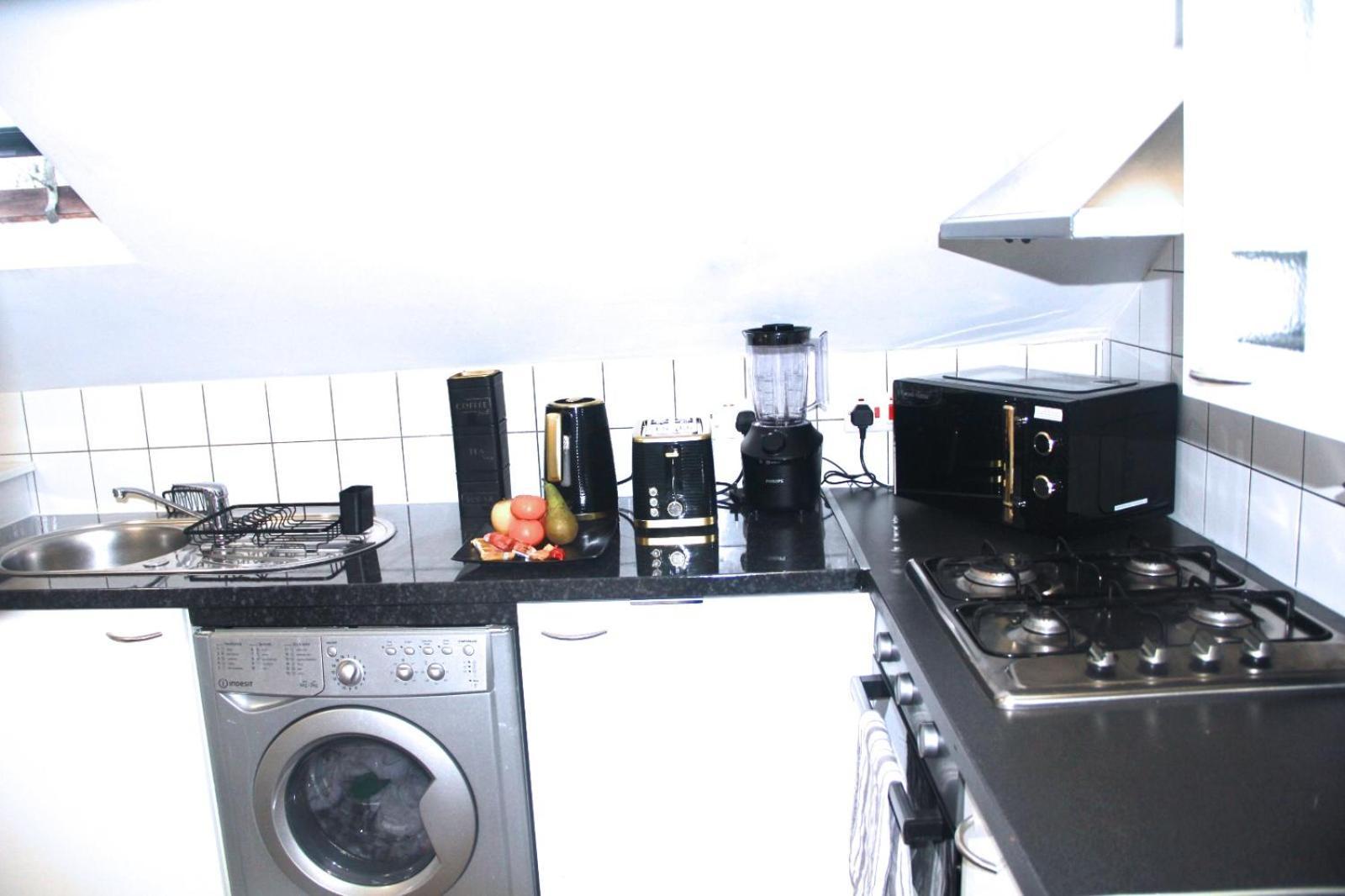 Qties Luxury Home London Exterior photo